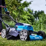 Tondeuse auto-tractée 36V 36V (2X18V LXT) - MAKITA - avec 4 batteries 18V 5.0Ah - DLM532PT4 – Image 4